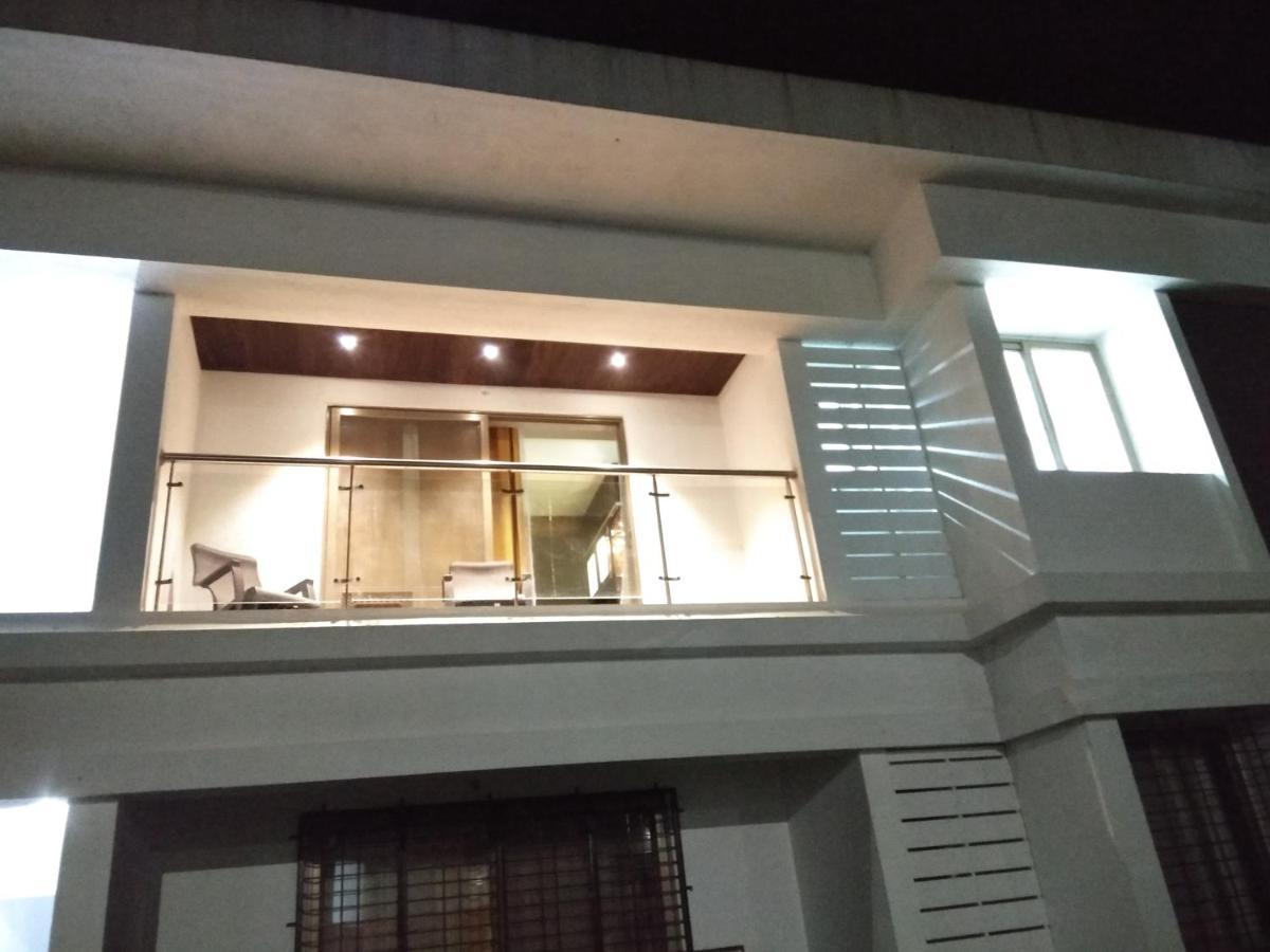 Parishreya Holiday Home Лонавала Екстериор снимка